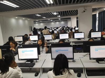 管理学院新生图书馆资源利用学习讲座 计算机辅助设备技术开发专题